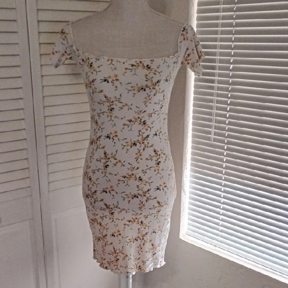 Heart Hips Floral Mini Dress in Cream and Yellow - Picture 1 of 6